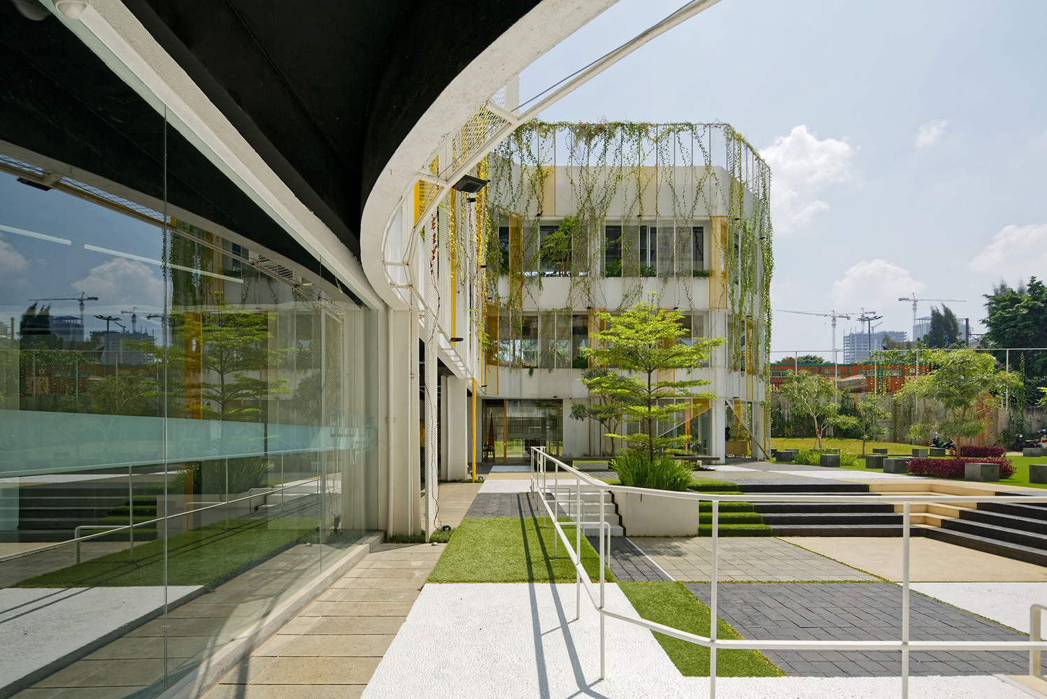 Desain Kantor Golkar Jakarta Ramah Lingkungan 18