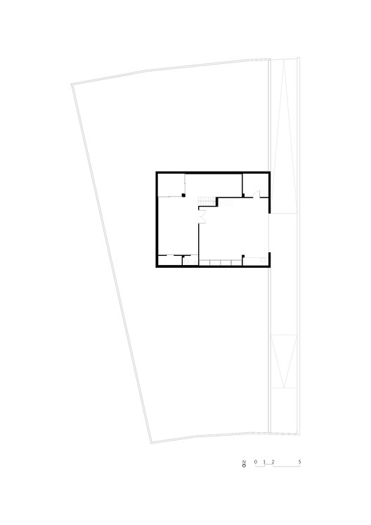 Estudi La Caseta: Sebuah Studi tentang Rumah Berlantai Dua 3
