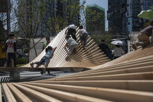 "Epiphany Arsitek Membangun Paviliun Petal" 31