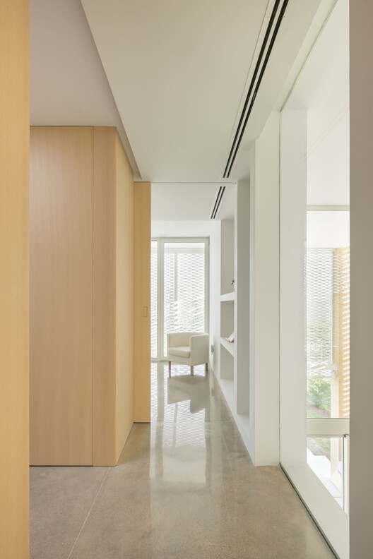 Estudi La Caseta: Sebuah Studi tentang Rumah Berlantai Dua 37