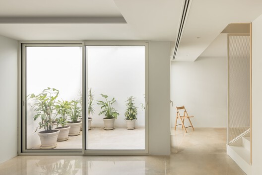 Estudi La Caseta: Sebuah Studi tentang Rumah Berlantai Dua 64