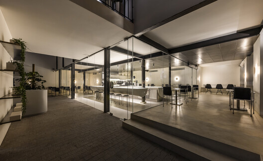 "Bosgaurus Coffee Roasters: Karya Arsitektur dan Desain dari NU" 11