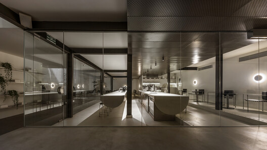 "Bosgaurus Coffee Roasters: Karya Arsitektur dan Desain dari NU" 17