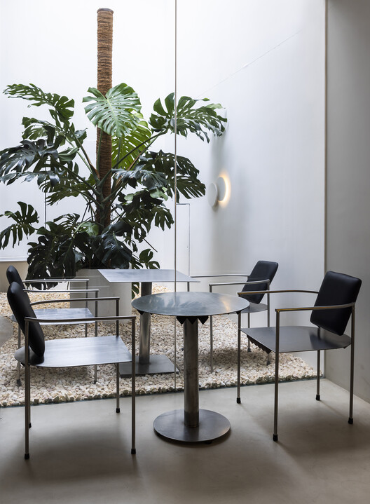 "Bosgaurus Coffee Roasters: Karya Arsitektur dan Desain dari NU" 22