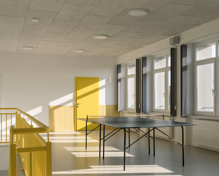 Sekolah Dasar Szentpéterfa: Karya Arsitektur dari Arsitek Can 15