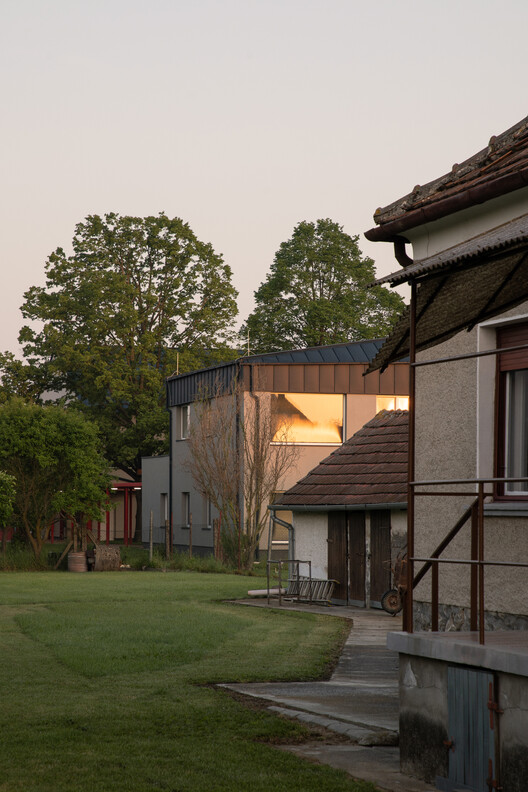 Sekolah Dasar Szentpéterfa: Karya Arsitektur dari Arsitek Can 18
