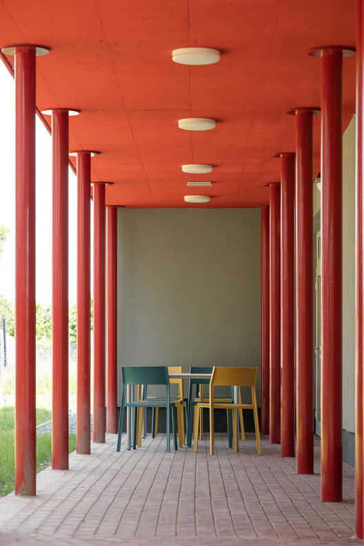 Sekolah Dasar Szentpéterfa: Karya Arsitektur dari Arsitek Can 31