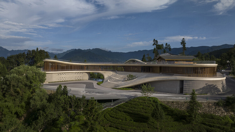 Sebuah Tinjauan Arsitektur: Pusat Pameran Teh di Sanxia oleh ARCHSTUDIO 1