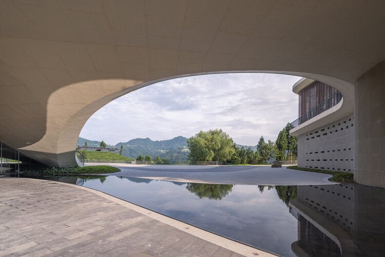 Sebuah Tinjauan Arsitektur: Pusat Pameran Teh di Sanxia oleh ARCHSTUDIO 5