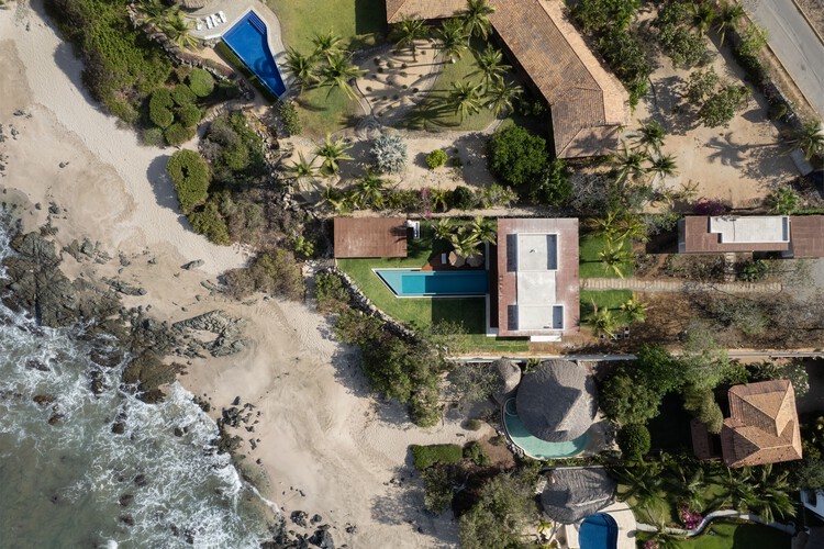 Indahnya Rumah Bukit Dengan Kolam Renang Villa Taloel di Meksiko 1