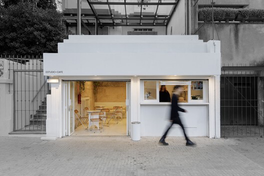 Lihat! Kedai Kopi Estudio-café Oleh Toro Arquitek di Uruguay 10
