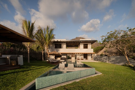 Indahnya Rumah Bukit Dengan Kolam Renang Villa Taloel di Meksiko 15