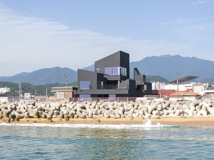 Arsitektur Kedai Kopi SHLTR di Korea Selatan 1
