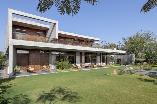 Rumah Monolitik Desain MODO India 17
