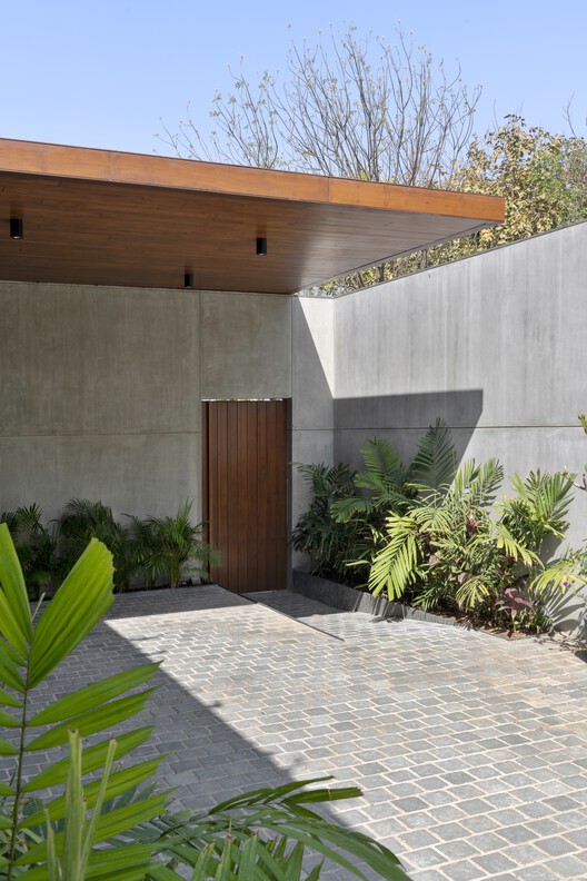 Rumah Monolitik Desain MODO India 22