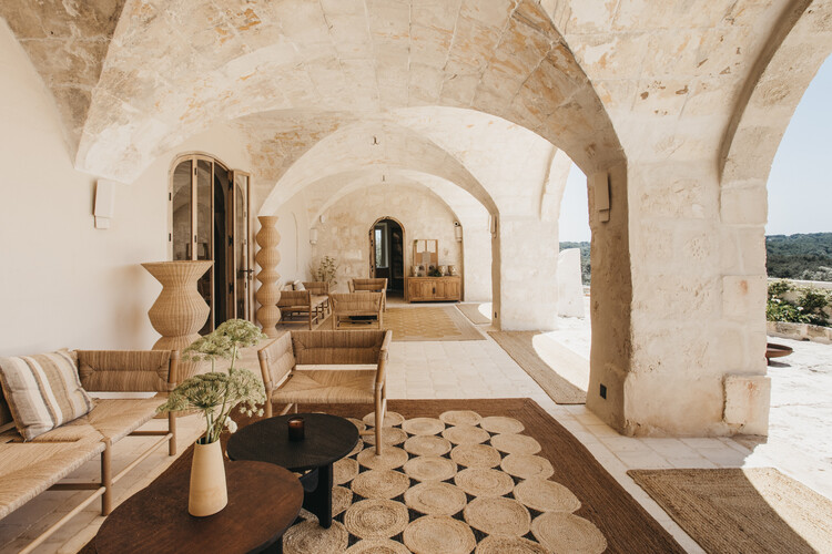 Hotel Mediteranian Son Blanc Spanyol Karya Atelier du Pont: Sebuah Tinjauan Mendalam 7