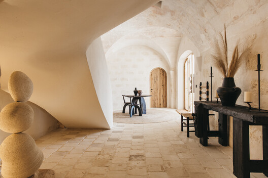 Hotel Mediteranian Son Blanc Spanyol Karya Atelier du Pont: Sebuah Tinjauan Mendalam 25