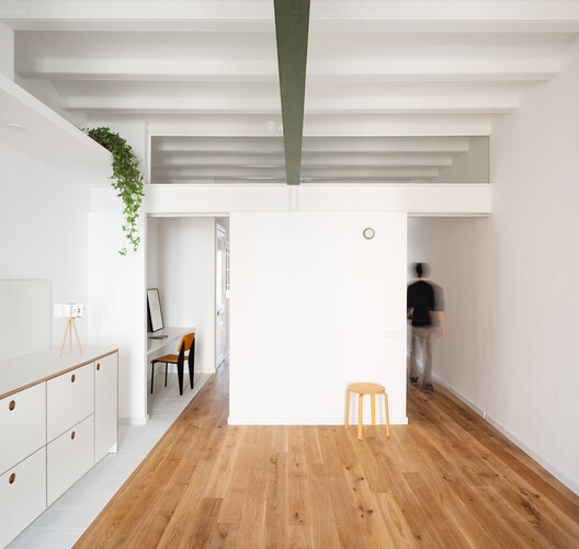 Renovasi Apartemen di Sants oleh Midori Arquitectura 20
