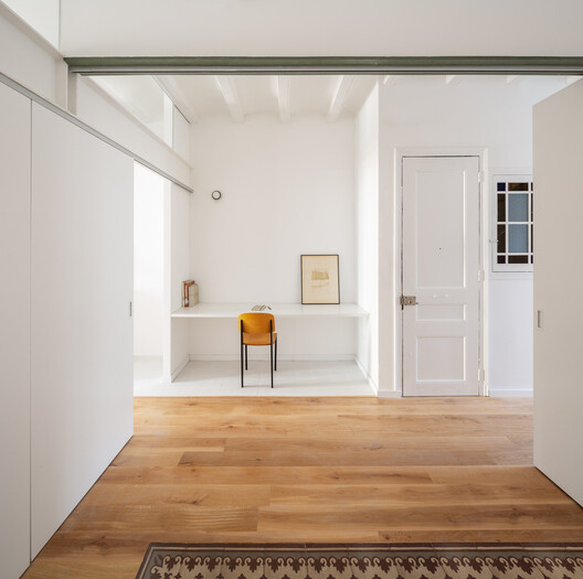 Renovasi Apartemen di Sants oleh Midori Arquitectura 27