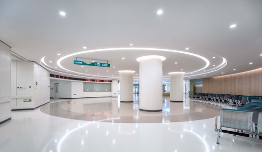 Tinjauan Gedung Medis Darurat di Rumah Sakit Qilu Universitas Shandong Karya Arsitek MENG 15