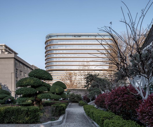 Tinjauan Gedung Medis Darurat di Rumah Sakit Qilu Universitas Shandong Karya Arsitek MENG 20