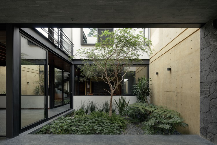 Rumah Tropical Modern Zibu Oleh Arsitek Di Frenna 1