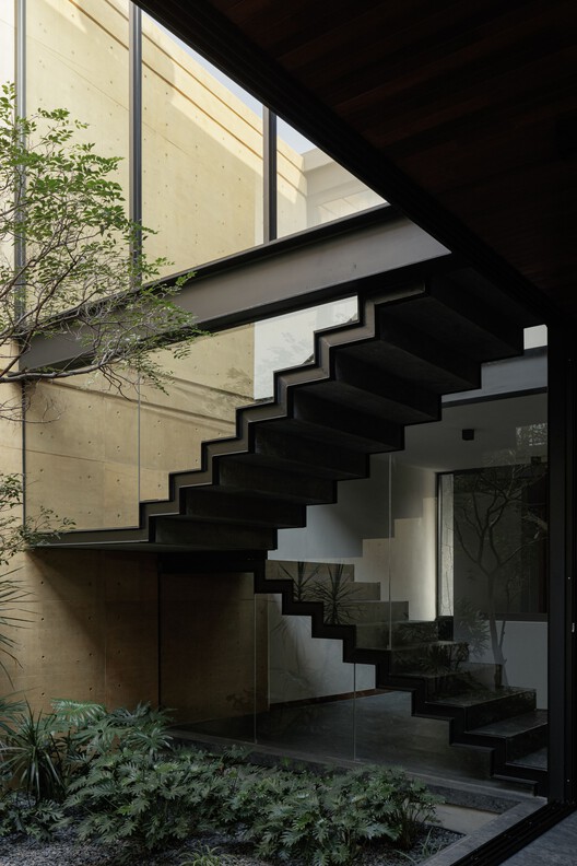 Rumah Tropical Modern Zibu Oleh Arsitek Di Frenna 13