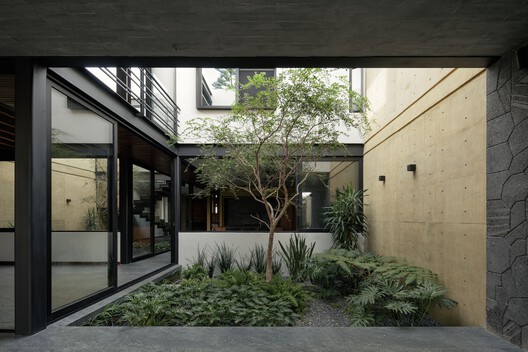Rumah Tropical Modern Zibu Oleh Arsitek Di Frenna 17