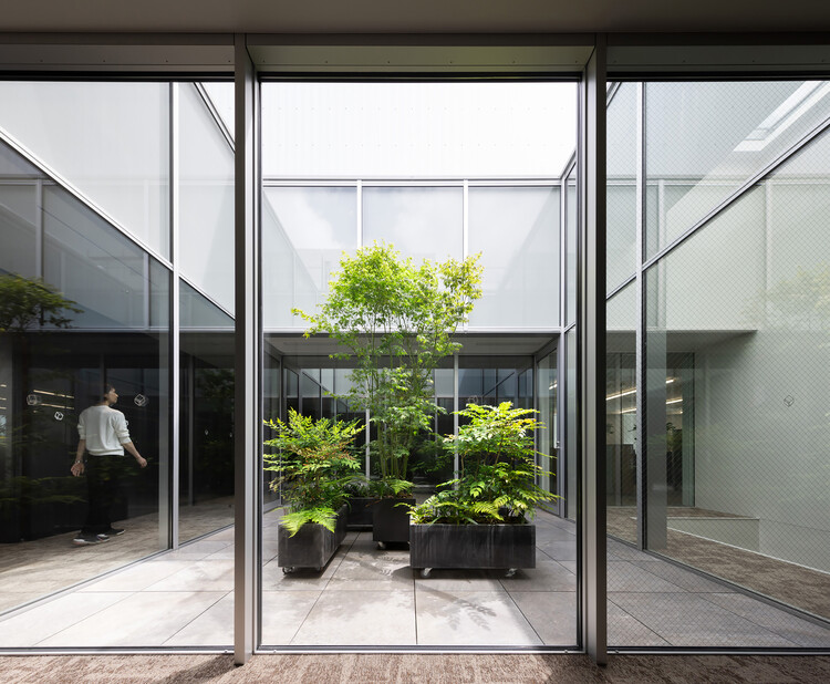 Desain Arsitektur Kantor Pusat Pack Corporation di Jepang 5