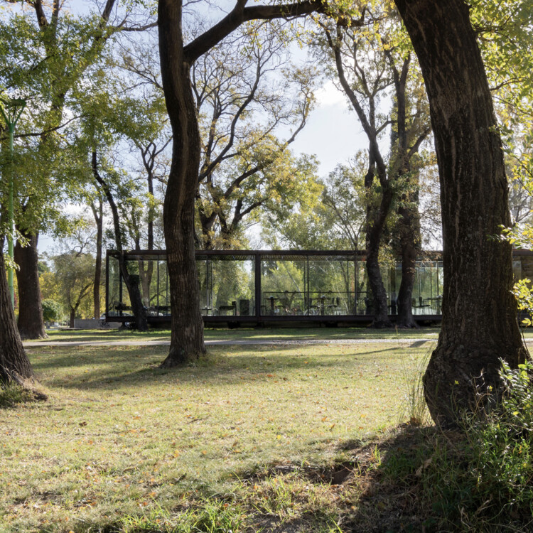Desain Paviliun Taman Parque de Mayo Karya Arsitektur Bernardo Rosello 3
