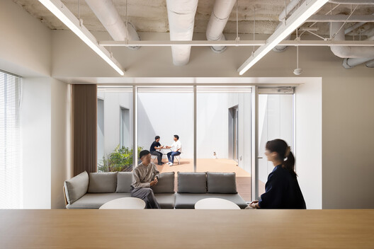 Desain Arsitektur Kantor Pusat Pack Corporation di Jepang 19