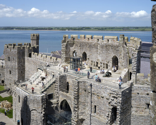 Gerbang Raja Kastil Caernarfon : Sebuah Tinjauan Mendalam 13