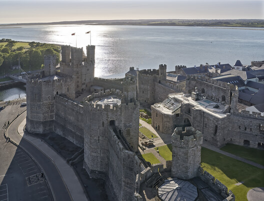 Gerbang Raja Kastil Caernarfon : Sebuah Tinjauan Mendalam 24
