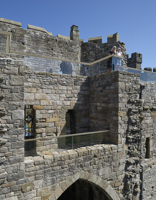 Gerbang Raja Kastil Caernarfon : Sebuah Tinjauan Mendalam 26