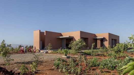 Desain Rumah Farmhouse di India 14