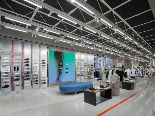 Various Associates Luncurkan Toko Utama Adidas di Seoul, Asia Pasifik 23