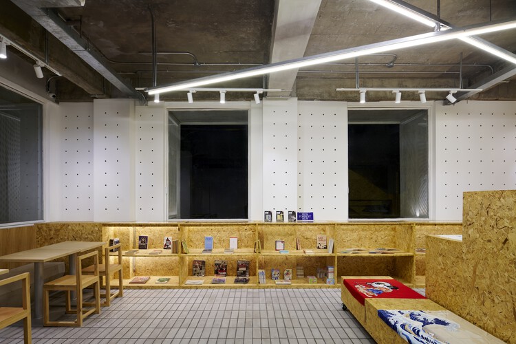 Interior Kafe dan Toko Hakken Oleh Studio Kota 8