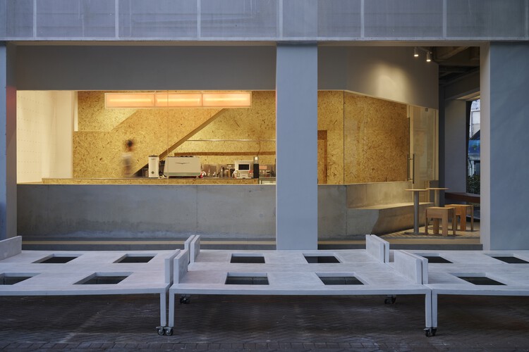 Interior Kafe dan Toko Hakken Oleh Studio Kota 12