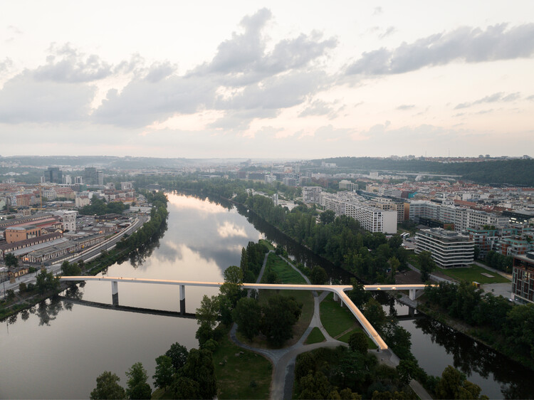 Keindahan Jembatan Stvanice di Praha 3
