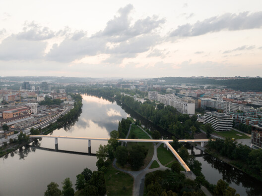 Keindahan Jembatan Stvanice di Praha 10