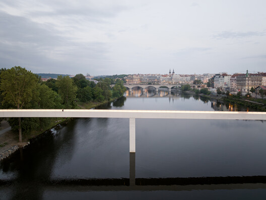 Keindahan Jembatan Stvanice di Praha 16
