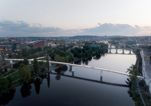 Keindahan Jembatan Stvanice di Praha 17