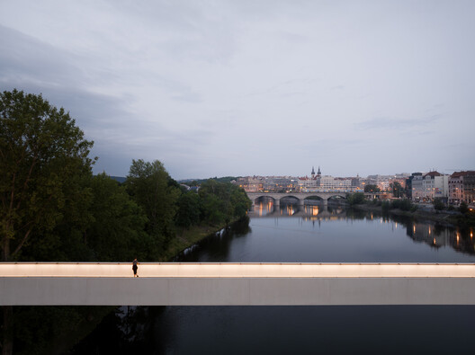 Keindahan Jembatan Stvanice di Praha 19