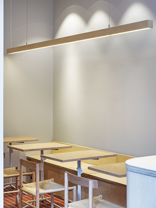 Kafe Tototo & Susu Kedelai Oleh Desain Arsitektur & Interior Tenhachi 6