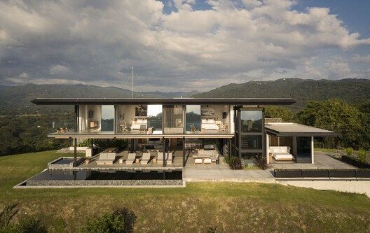 Rumah dengan Pemandangan Karya Studio Saxe 32