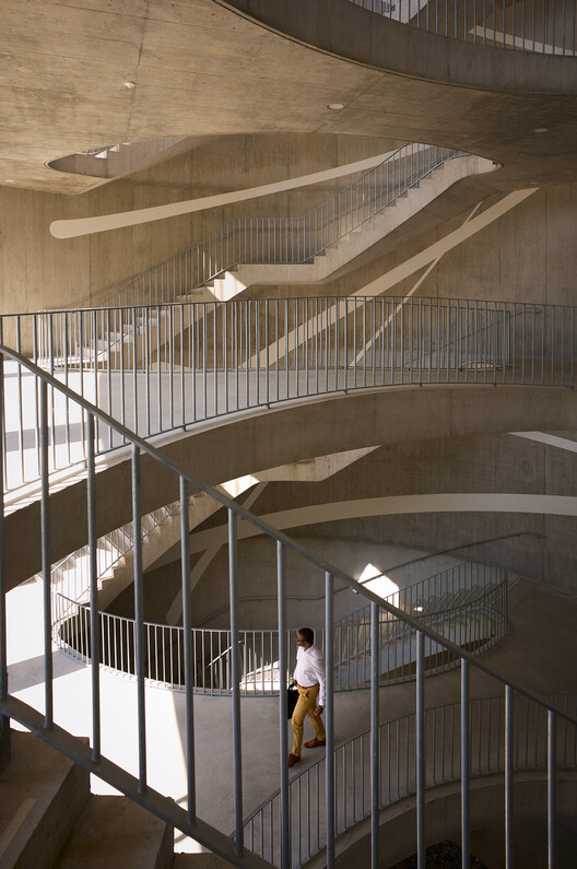 Arsitek Kampus Utama SIP oleh Herzog & de Meuron 31